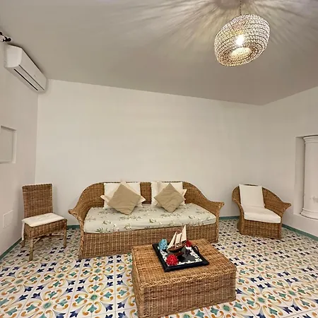 Vie En Rose Villa