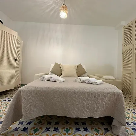 Vie En Rose Villa