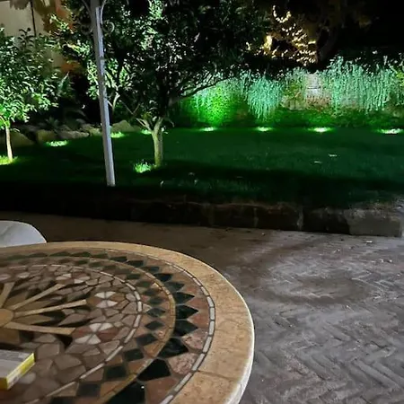 Vie En Rose Villa *