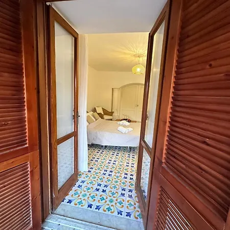 Vie En Rose * Sorrento