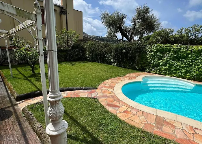 Vie En Rose Sorrento